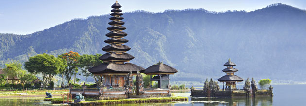 Pura Ulun Danu, au bord du lac volcanique Bratan, Bali, Indonésie