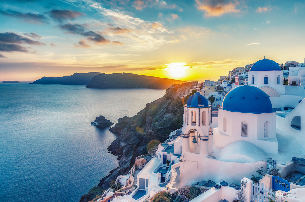 Vue sur la ville d'Oia à Santorin, Grèce