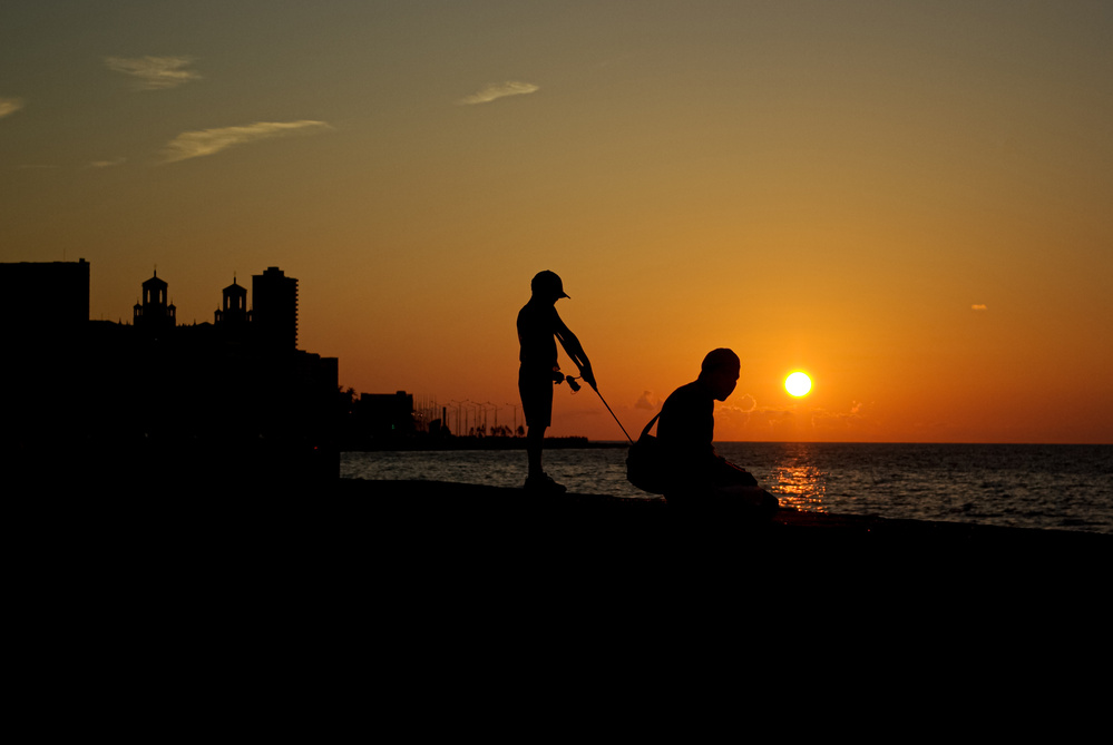 Coucher de soleil sur le Malecon à Cuba