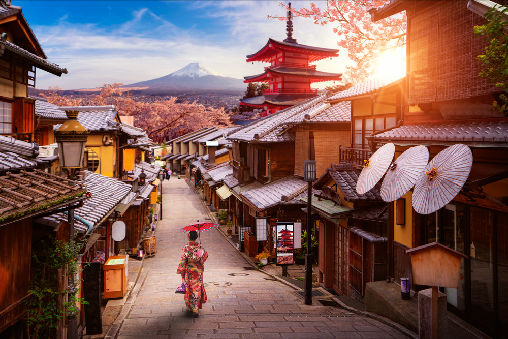 Femme voyage au Japon