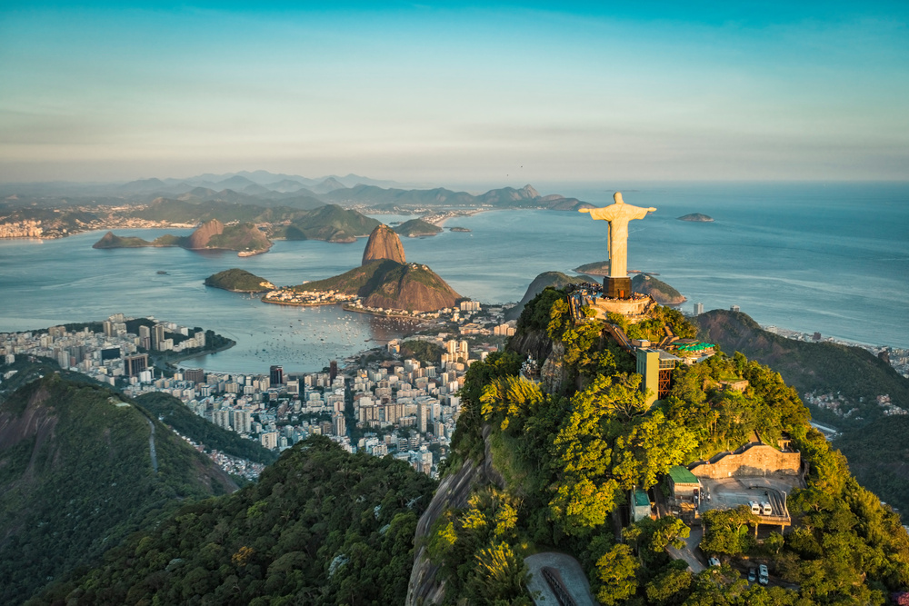 Vue du Christ et Botafogo Bay au Brésil