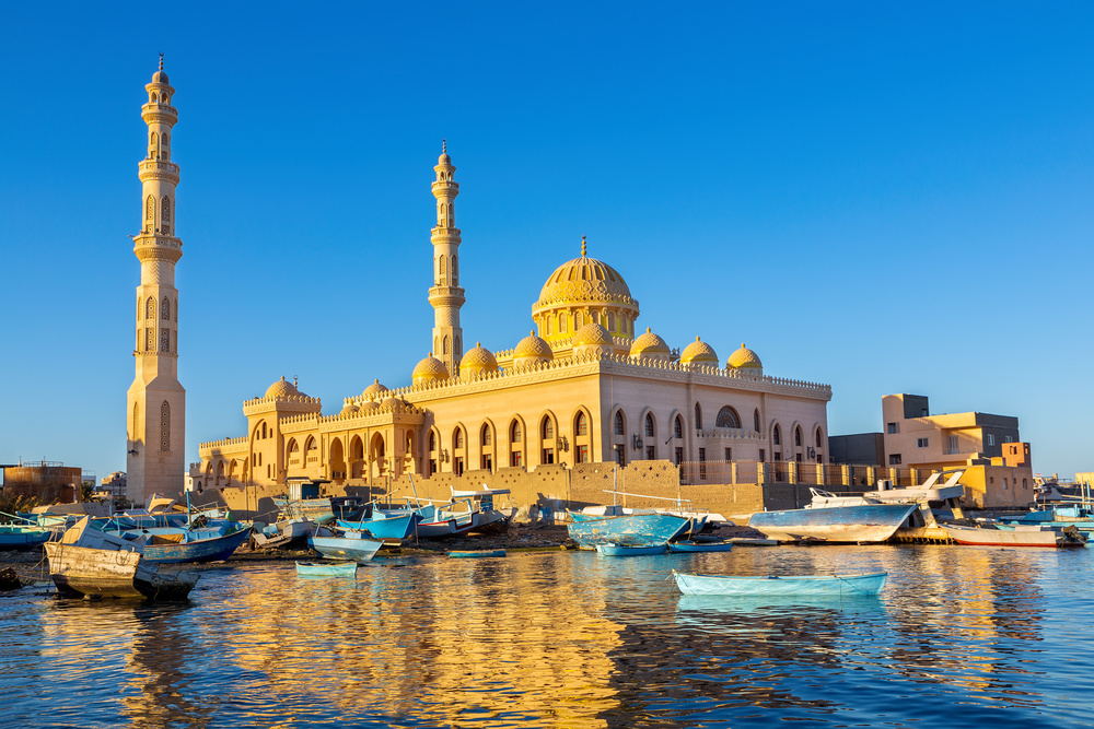 Vue sur la mosquée à Hurghada, Egypte