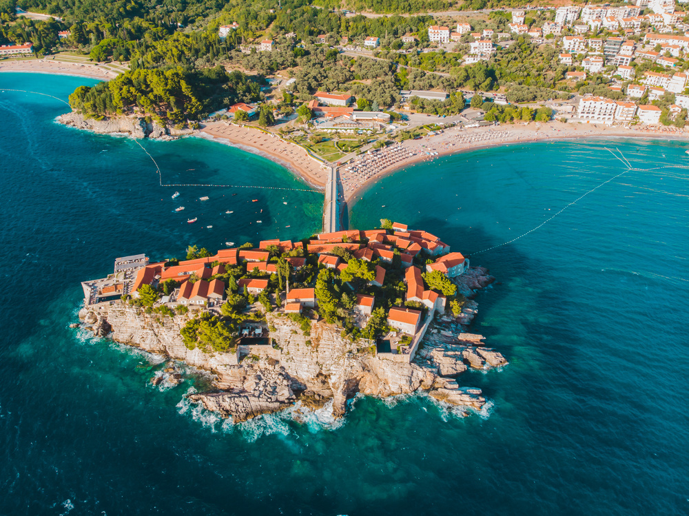 Vue sur la ville de Sveti Stefan, Monténégro